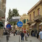 Square Nicosie